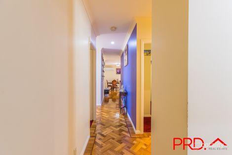 Property photo of 3 Kurria Close Hillvue NSW 2340