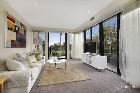 Property photo of 2/81 Ormond Esplanade Elwood VIC 3184