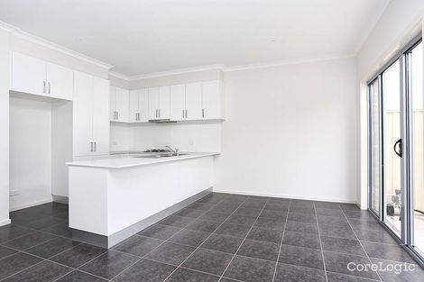 Property photo of 2/8 Marseilles Way Point Cook VIC 3030