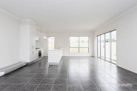 Property photo of 2/8 Marseilles Way Point Cook VIC 3030
