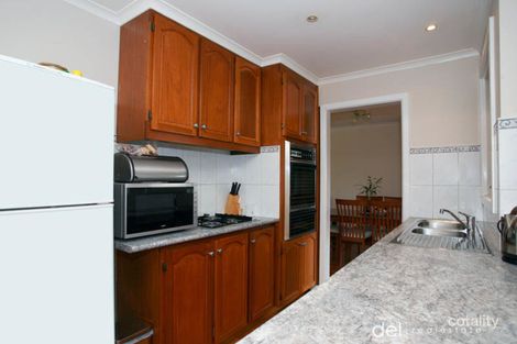Property photo of 4 Eddington Place Endeavour Hills VIC 3802