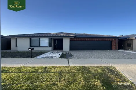 Property photo of 16 Frodo Circuit Clyde VIC 3978