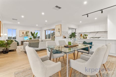Property photo of 27 Zermatt Loop Pakenham VIC 3810