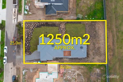 Property photo of 27 Zermatt Loop Pakenham VIC 3810