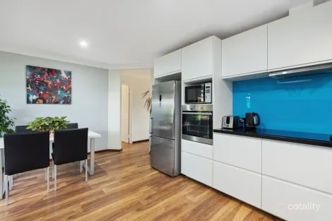 Property photo of 17 Hartleap Lane Beldon WA 6027