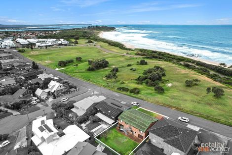 Property photo of 15 The Esplanade Caves Beach NSW 2281