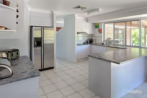 32 Camberwell Cct, Robina, QLD 4226