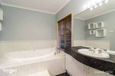 Property photo of 13 Cropley Court Seabrook VIC 3028