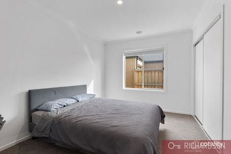 28 Tiverton Tce, Werribee, VIC 3030