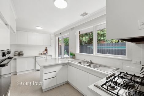 Property photo of 1/8 Wyuna Road Caulfield North VIC 3161