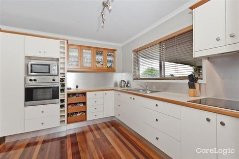 Property photo of 5 Honeysuckle Street Mansfield QLD 4122