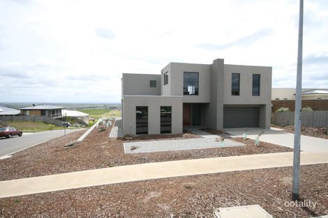 22 Exmoor Cl, Highton, VIC 3216