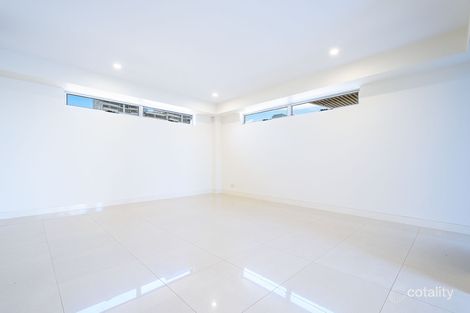Property photo of 4/17 Anne Avenue Broadbeach QLD 4218