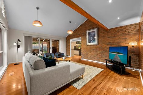 Property photo of 11 Lightwood Court Berwick VIC 3806