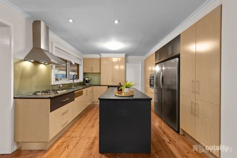 Property photo of 11 Lightwood Court Berwick VIC 3806