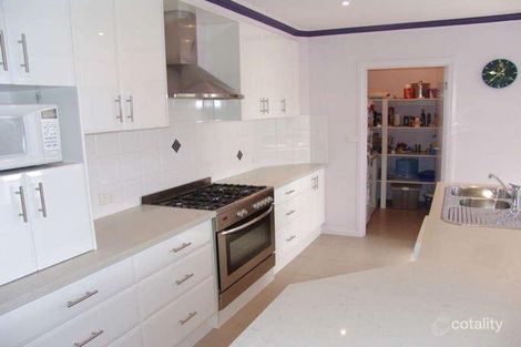 Property photo of 30 Macadamia Grove Werribee VIC 3030