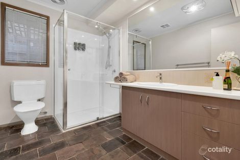 Property photo of 28 McKenzie Crescent Hoppers Crossing VIC 3029