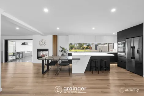 Property photo of 38 Home Road Nar Nar Goon VIC 3812