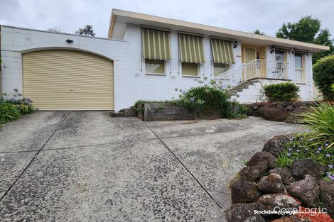 Property photo of 23 Joseph Banks Crescent Endeavour Hills VIC 3802