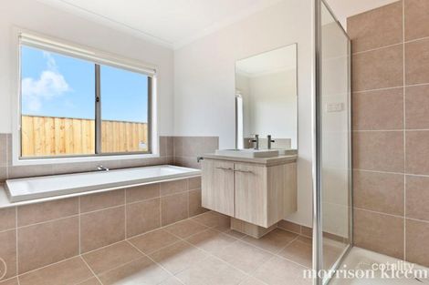 Property photo of 32 Gyrfalcon Way Doreen VIC 3754