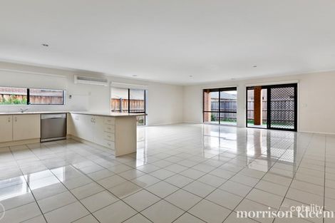 Property photo of 13 Kumara Circuit South Morang VIC 3752