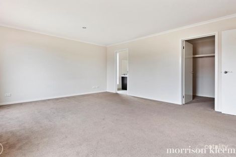 Property photo of 13 Kumara Circuit South Morang VIC 3752