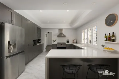 Property photo of 33 Clearmount Crescent Carindale QLD 4152