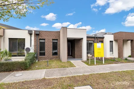 8 Chilla Lane, Point Cook, VIC 3030