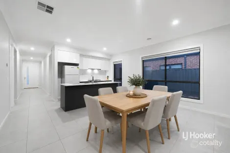 Property photo of 2 Irvine Avenue Strathtulloh VIC 3338