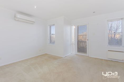 Property photo of 3/8 Lauffre Walk Caroline Springs VIC 3023
