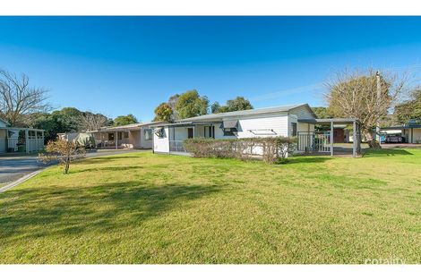13 Brush Box St, Lake Hume Village, NSW 3691