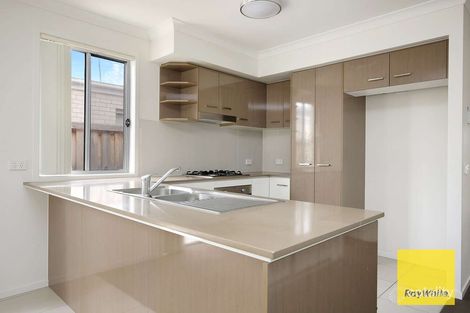 Property photo of 11 Westonbury Drive Truganina VIC 3029