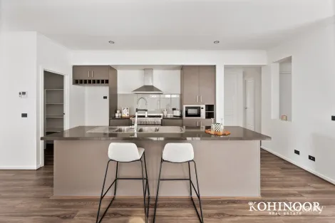 Property photo of 36 Riverglen Drive Craigieburn VIC 3064