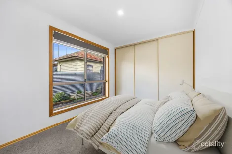 Property photo of 2/17 Yarrowee Street Sebastopol VIC 3356
