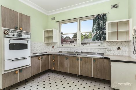 Property photo of 9 Caledonia Crescent Peakhurst NSW 2210
