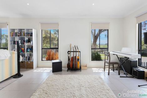 Property photo of 5 Lawson Crescent Warragul VIC 3820