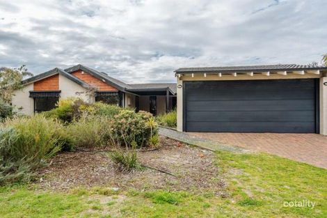 16 Vista Pde, Ballajura, WA 6066