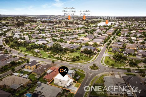 Property photo of 2 Parmentier Way Pakenham VIC 3810