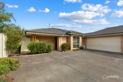 2/3 Bellview Ct, Mansfield, VIC 3722