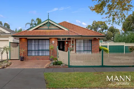 Property photo of 17 Wallaby Walk South Morang VIC 3752