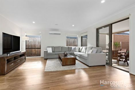 Property photo of 8 Sturgeon Walk Wollert VIC 3750