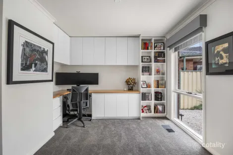 Property photo of 34 Tarlee Drive Albanvale VIC 3021