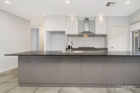 Property photo of 7 Topiary Avenue Piara Waters WA 6112