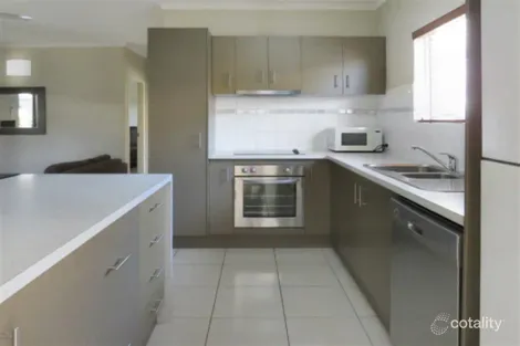 Property photo of 2/12-14 Winkworth Street Bungalow QLD 4870