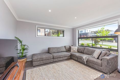 Property photo of 11 Skermer Street Casey ACT 2913