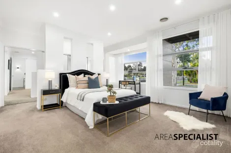 Property photo of 19 Nature Circuit Cranbourne North VIC 3977