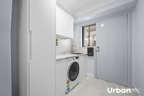 Property photo of 3/10 Peacock Close Green Valley NSW 2168