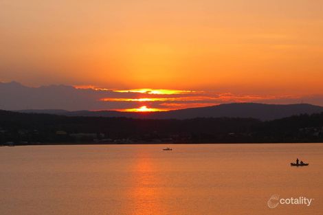 260 The Esplanade, Speers Point, NSW 2284