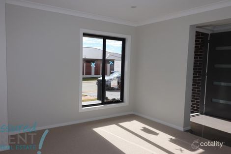 Property photo of 23 Kirby Way Oran Park NSW 2570