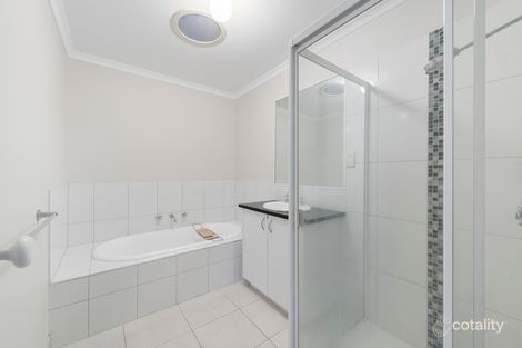 Property photo of 10 The Glades Taylors Hill VIC 3037